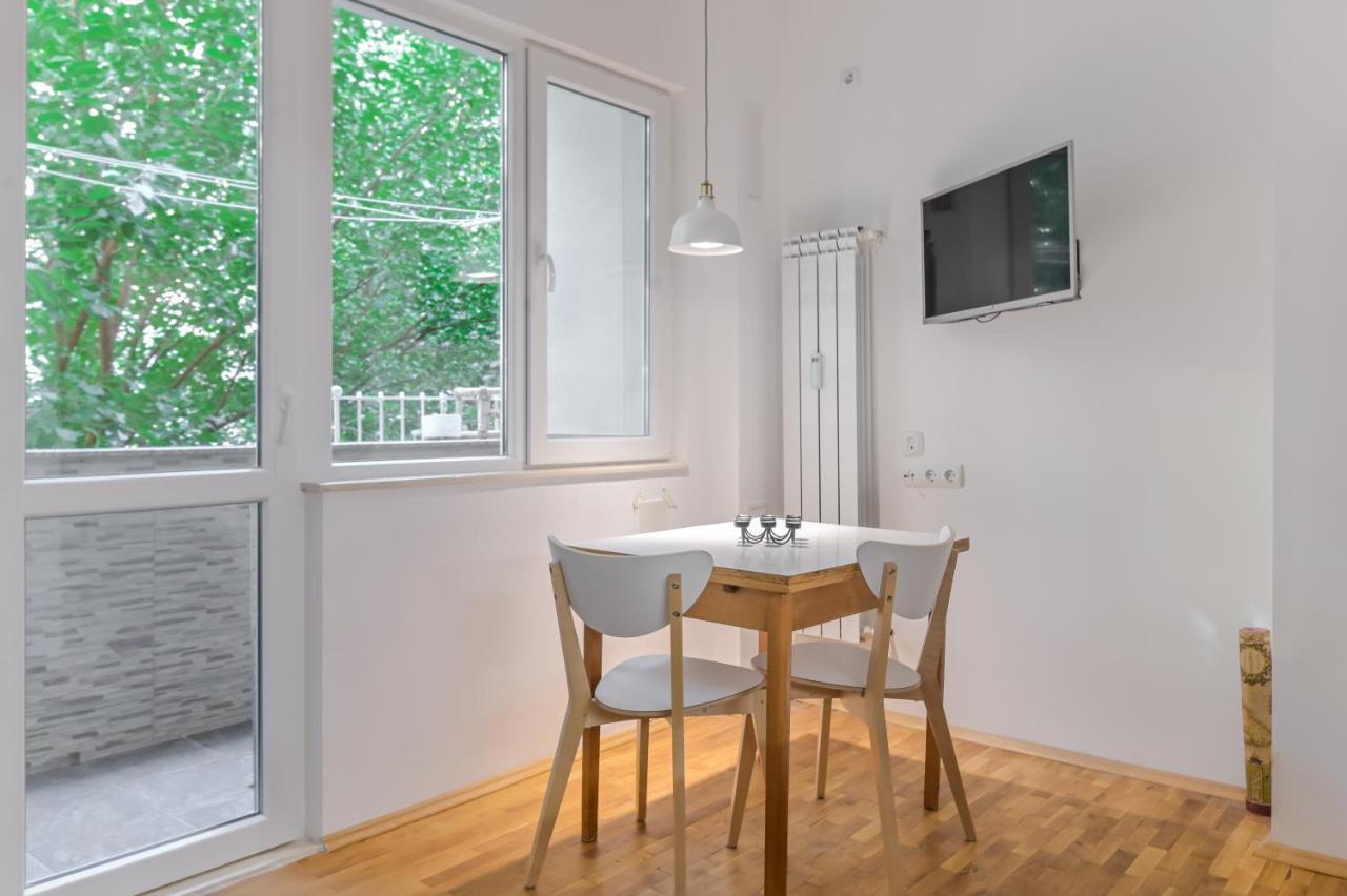 Bright Apartment In The Heart Of The City By Flat Mаnager Sofia Exteriör bild