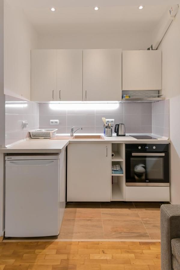 Bright Apartment In The Heart Of The City By Flat Mаnager Sofia Exteriör bild